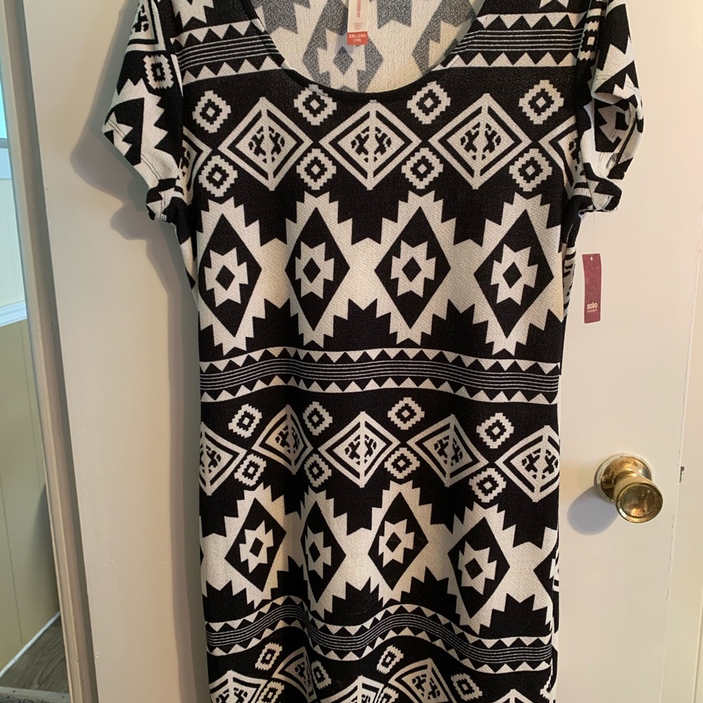 Néw With Tags AZTEC DRESSES juniors size 2X